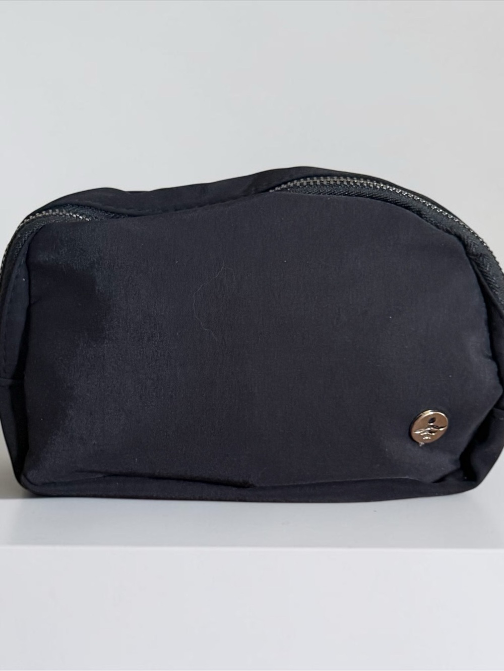 Women’s Black Fanny Pack / Waist Belt / Travel Pouch - Unbranded! One Size! - Picture 2 of 8